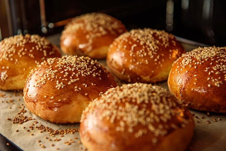 Ricetta Dei Burger Buns: Realizza In Casa I Morbidi Panini Per Hamburger!