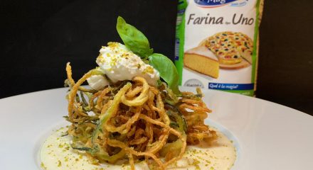 Spaghetti fritti di zucchine con besciamella