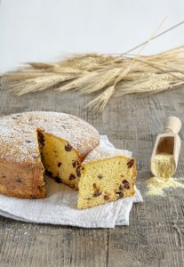 Torta di polenta con mirtilli secchi
